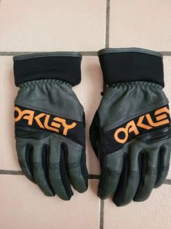 Oakley Winter Factory