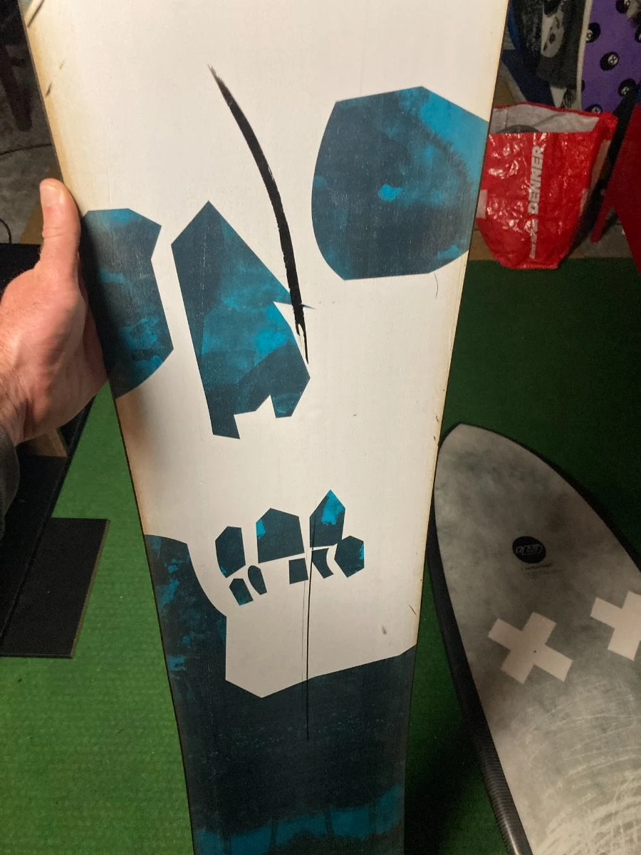 Capita The Black Snowboard Of Death 5 Capita The Black Snowboard Of Death – Image 5