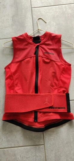 Dorsale ATOMIC Shield Junior Taille JL -MRA Snow Magasin 63f69abd6fd135.90491597 phpxo0jyx